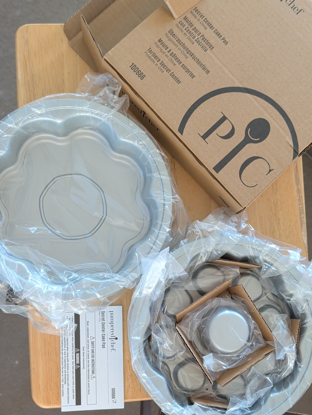 Pampered Chef Secret Center Cake Pan Set